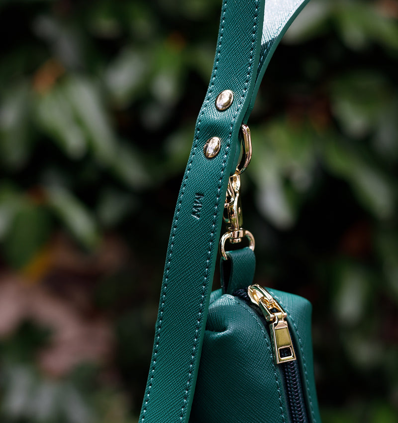 Hunter Green Standard Leather Dog Lead